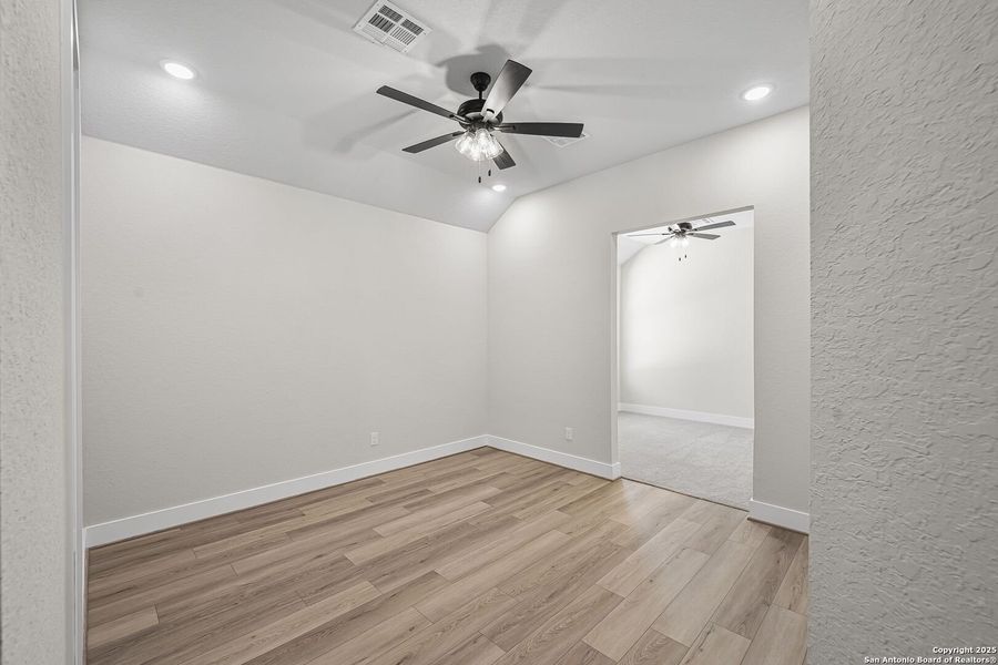 Spacious, unfurnished interior of a new home in Arbors at Fair Oaks, Fair Oaks Ranch (Image 21).