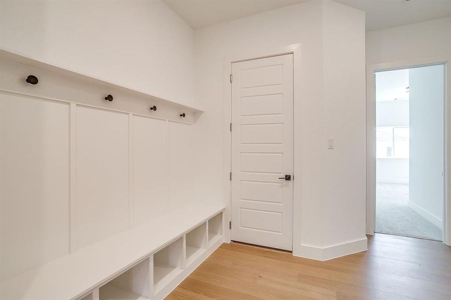 Spacious, unfurnished interior of a new home in Waterfall Ranch, Waxahachie (Image 35).