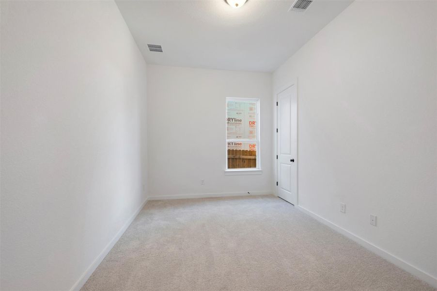 Spacious, unfurnished interior of a new home in Heritage, Dripping Springs (Image 20).