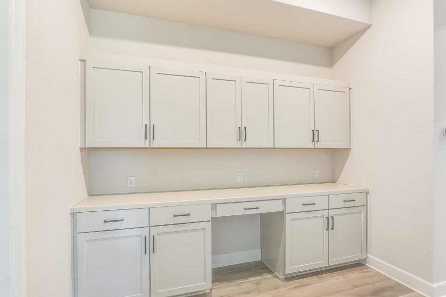 The Davies - Desk Area The Davies - Desk Area