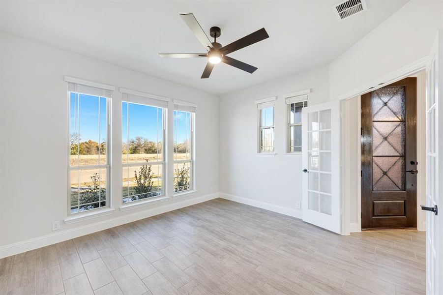 Spacious, unfurnished interior of a new home in Hampton Park, Glenn Heights (Image 18).