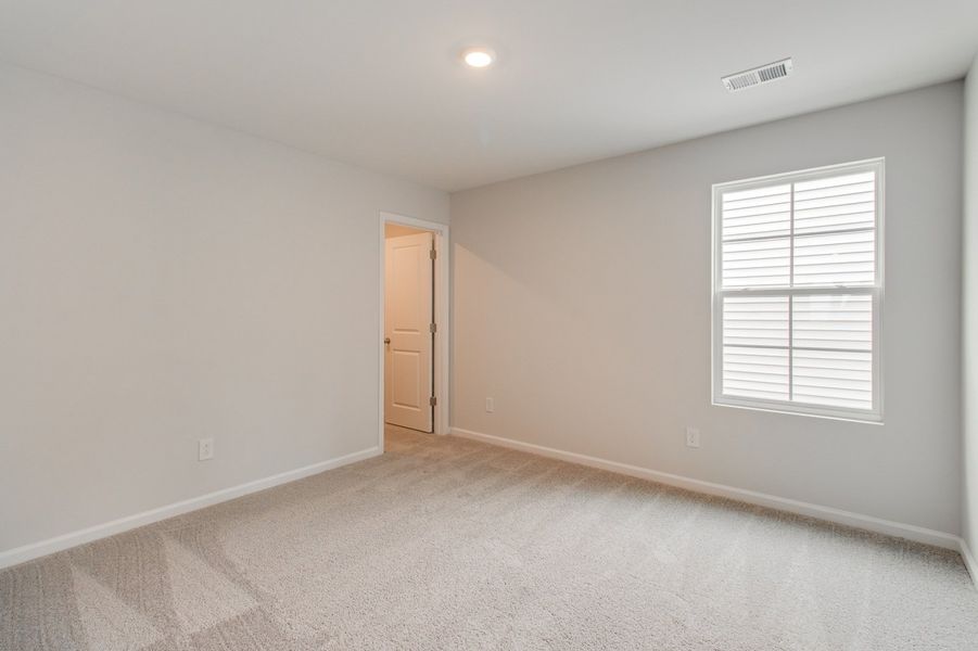 Spacious, unfurnished interior of a new home in Ellington, Elgin (Image 42).