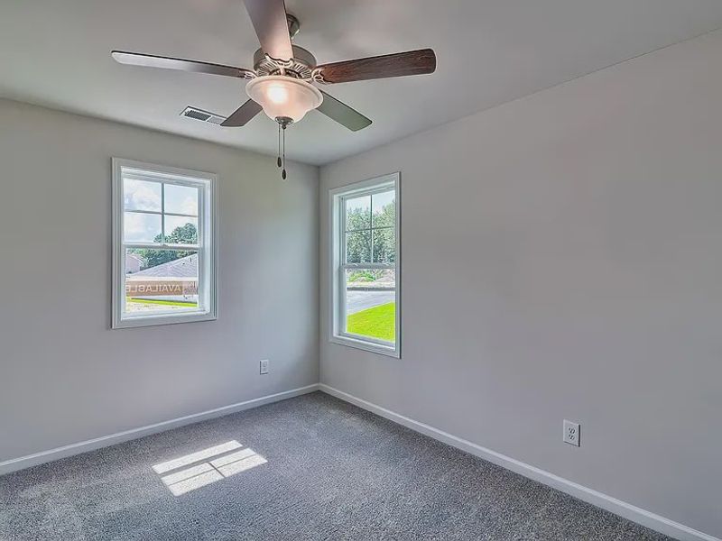 Spacious, unfurnished interior of a new home in Emanuel Creek, West Columbia (Image 12).
