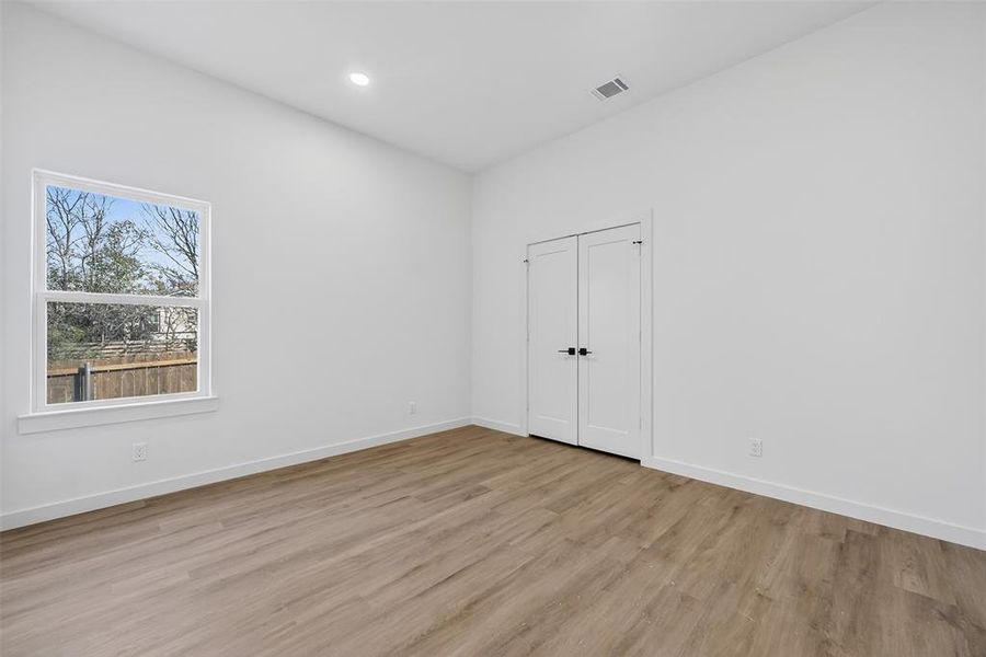 Spacious, unfurnished interior of a new home in , Dallas (Image 22).