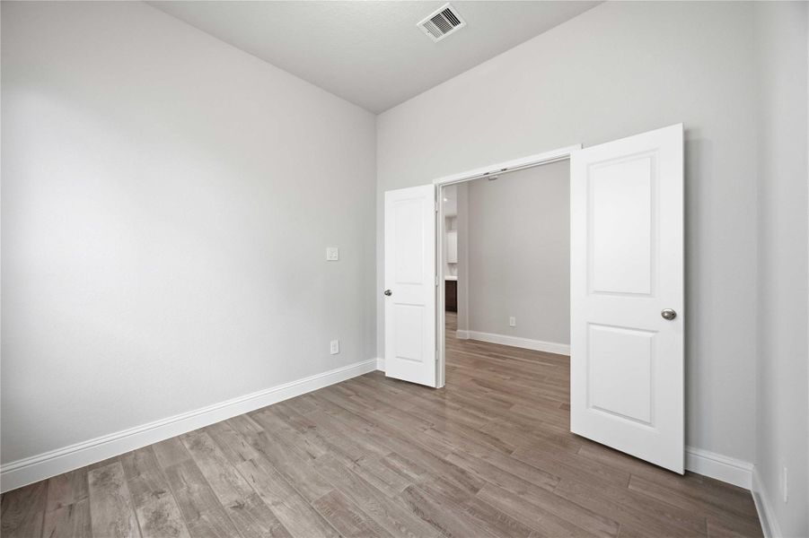 Spacious, unfurnished interior of a new home in Elyson, Katy (Image 27).