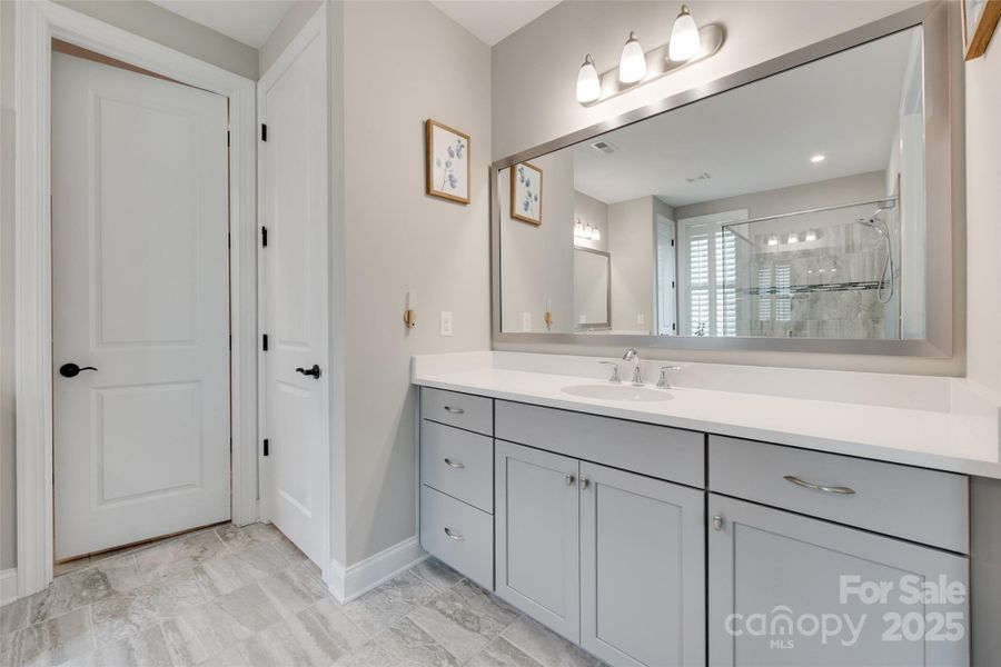 Furnished interior view inside a new home in Handsmill on Lake Wylie, York (Image 13).