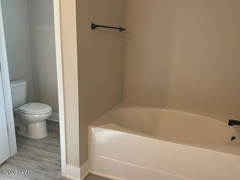 Close-up of interior finishes inside a home in College Station, Panama City (Image 4).