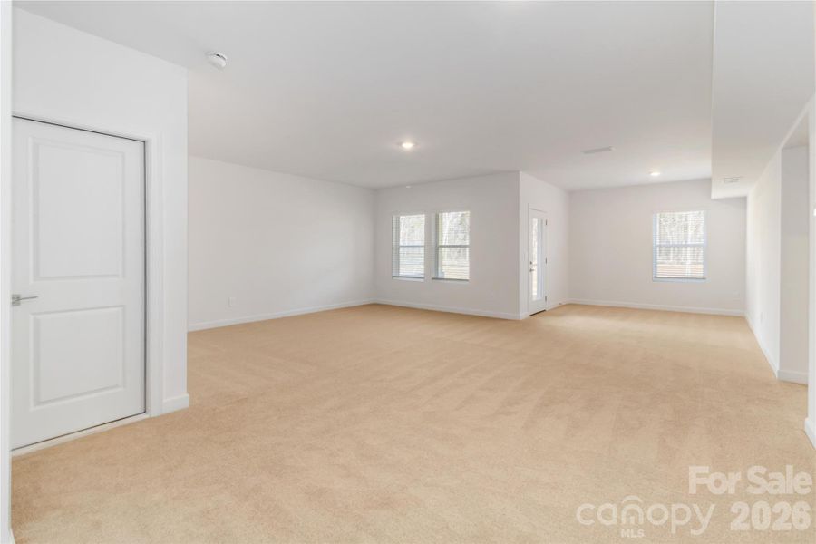 Spacious, unfurnished interior of a new home in , York (Image 35).
