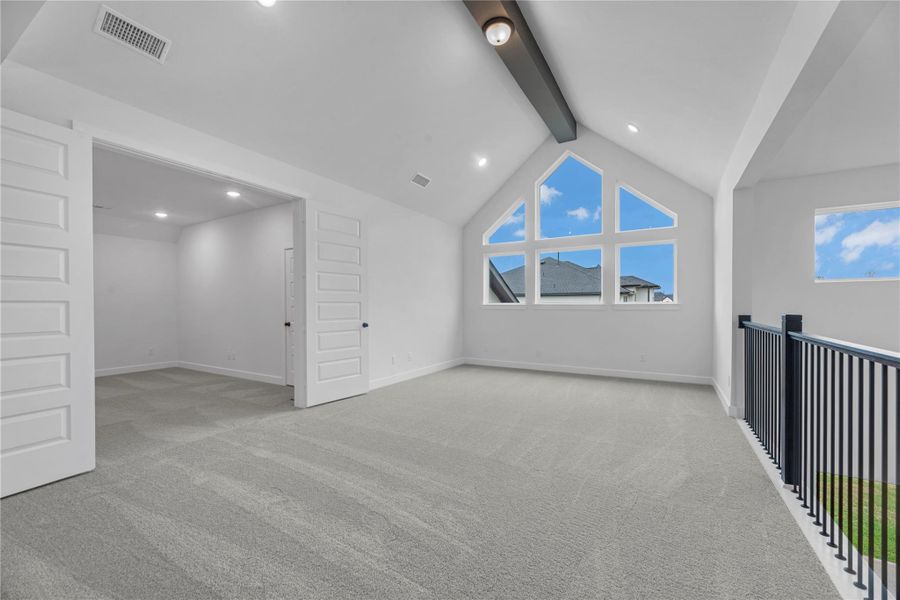 Spacious, unfurnished interior of a new home in Sienna, Missouri City (Image 18).