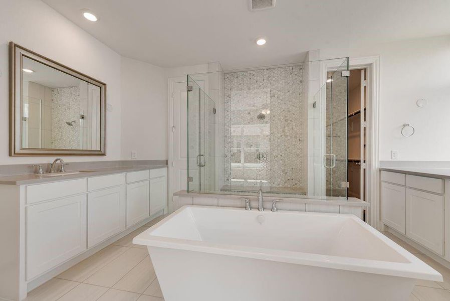 Furnished interior view inside a new home in South Pointe, Mansfield (Image 7).