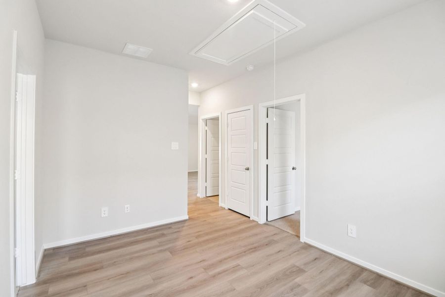 Spacious, unfurnished interior of a new home in Pine Lake Cove - Premier Series, Montgomery (Image 27). Spacious, unfurnished interior of a new home in Pine Lake Cove - Premier Series, Montgomery (Image 27).