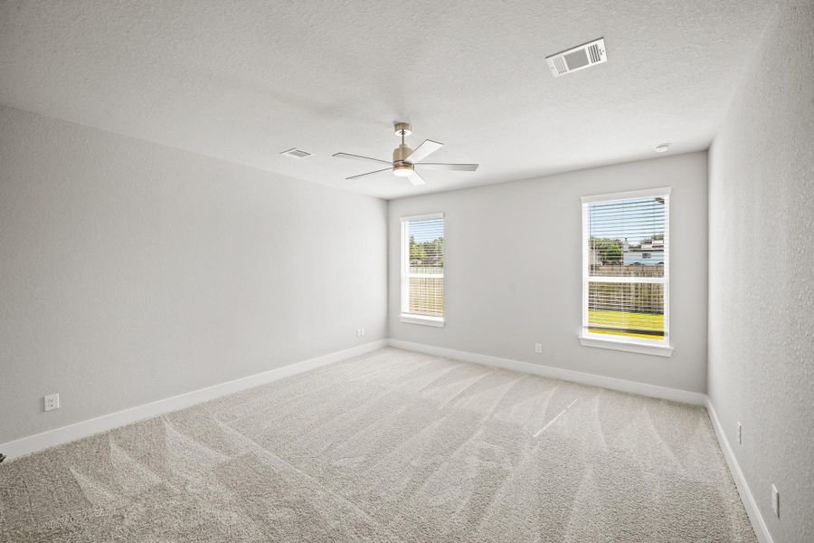 Spacious, unfurnished interior of a new home in Morton Creek Ranch, Katy (Image 17).