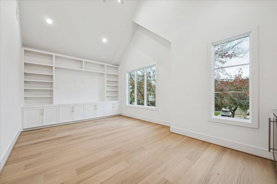 Spacious, unfurnished interior of a new home in , West University Place (Image 21).