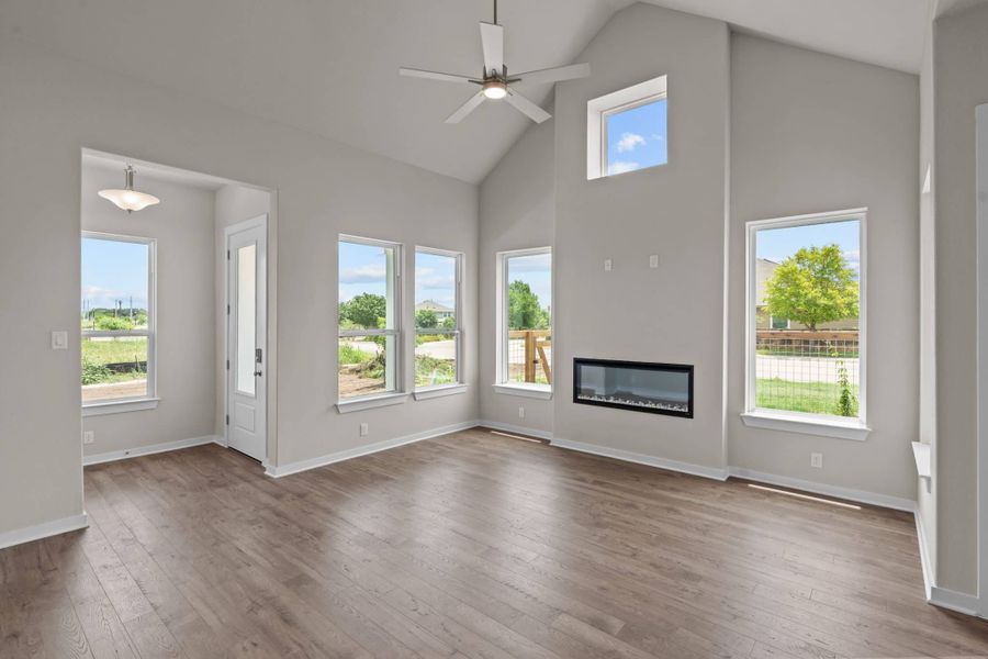 Spacious, unfurnished interior of a new home in The Crossvine, Schertz (Image 22). Spacious, unfurnished interior of a new home in The Crossvine, Schertz (Image 22).