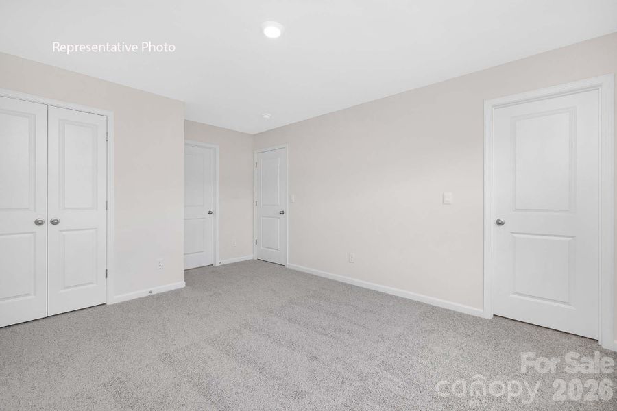 Spacious, unfurnished interior of a new home in Sylvan Creek, Denver (Image 21).