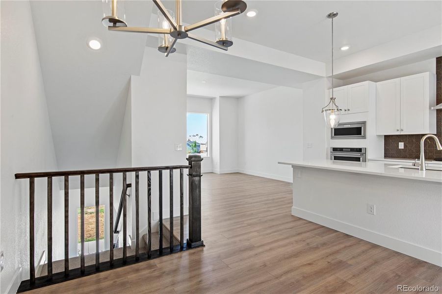 Spacious, unfurnished interior of a new home in Dillon Pointe - Skyview, Broomfield (Image 26).