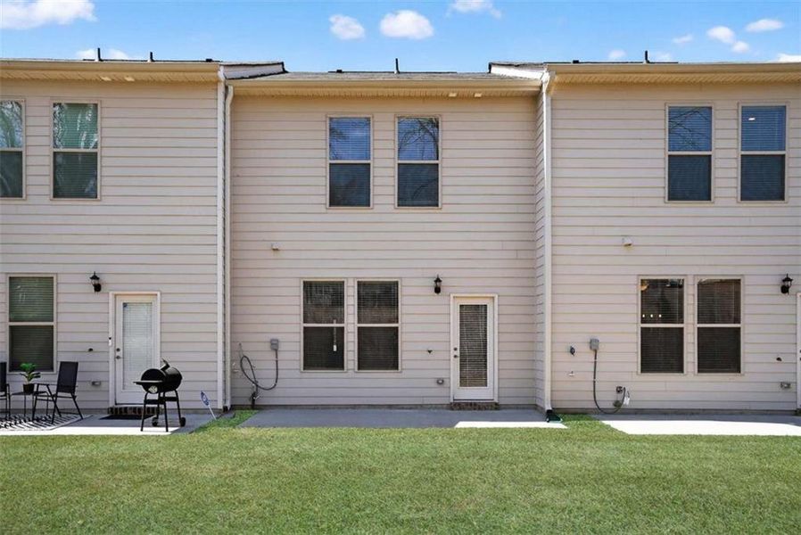 Exterior details and patio area of a home in , South Fulton (Image 3).