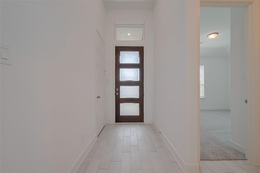 Spacious, unfurnished interior of a new home in Lago Mar, Texas City (Image 19).