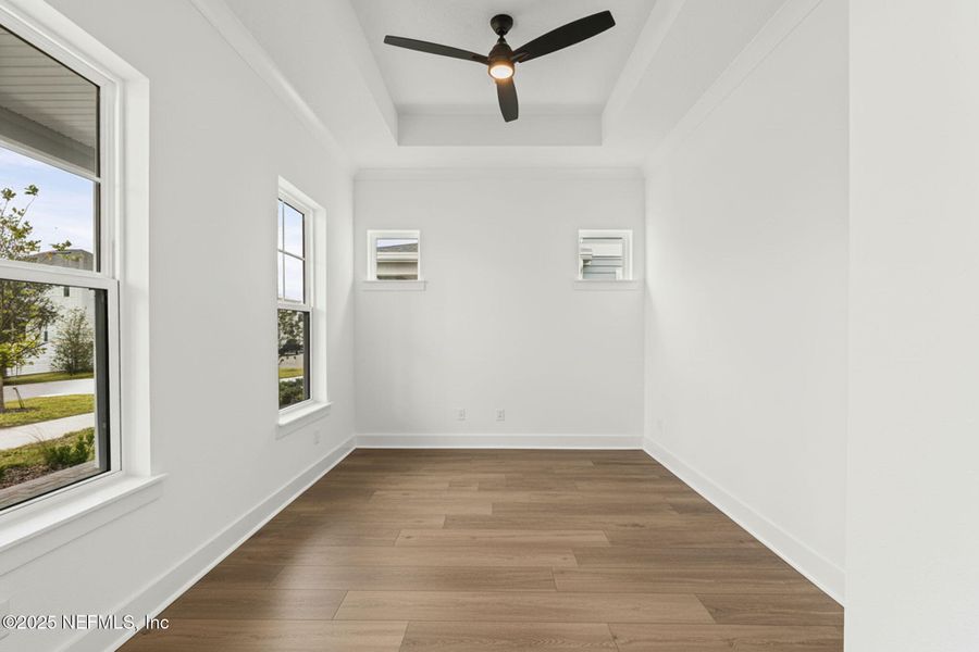 Spacious, unfurnished interior of a new home in Seven Pines 50' Rear Entry, Jacksonville (Image 23).