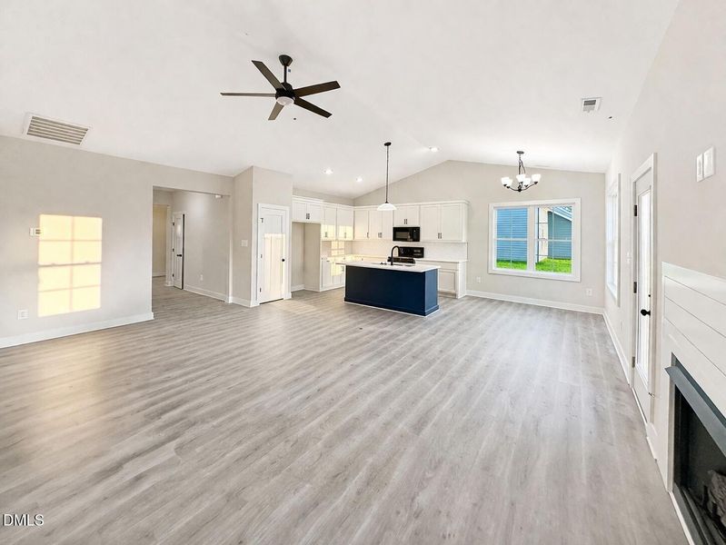 F43F6BE3-71A1-4027-8C05-0EF7AFCB8AE2 F43F6BE3-71A1-4027-8C05-0EF7AFCB8AE2