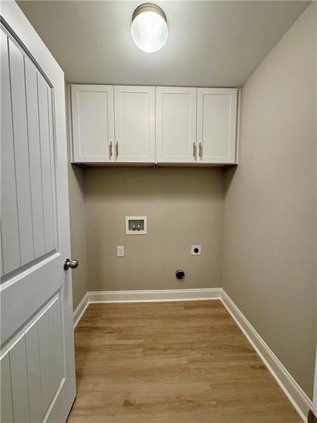 Spacious, unfurnished interior of a new home in , Gainesville (Image 10).