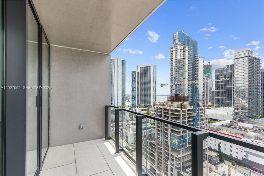 Condo located in Miami, FL showcasing its design and architecture (Image 25).
