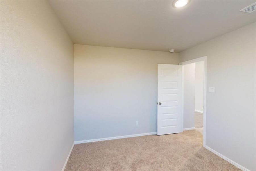 Spacious, unfurnished interior of a new home in Meadow Park, Ponder (Image 26).