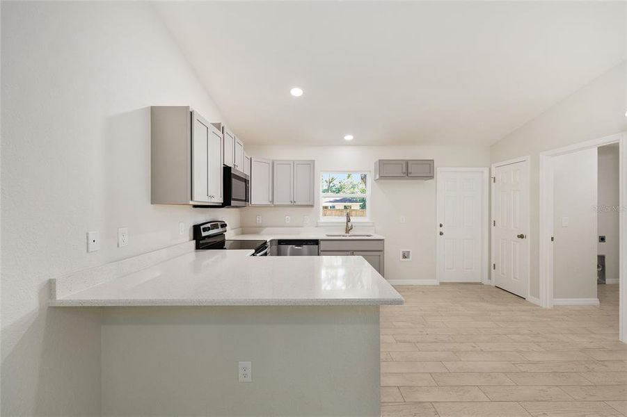 Furnished interior view inside a new home in , Ocala (Image 8).