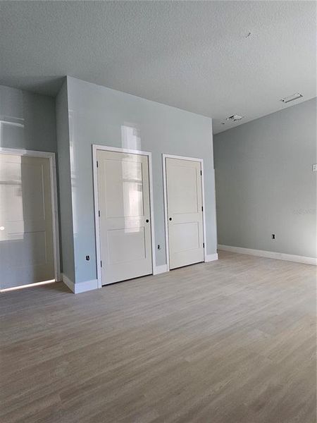 Spacious, unfurnished interior of a new home in , Deland (Image 15).