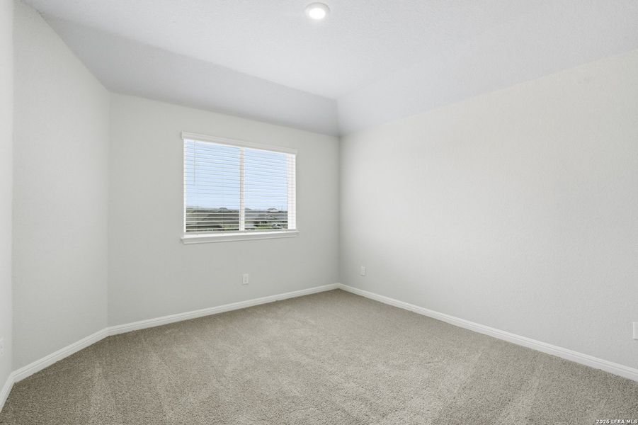Spacious, unfurnished interior of a new home in Cinco Lakes, San Antonio (Image 22).