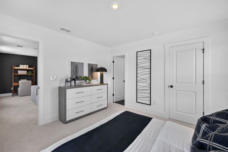 Representative furnished interior of a home built from the Oakhurst by Pulte Homes in Everhour, Newnan (Image 13).