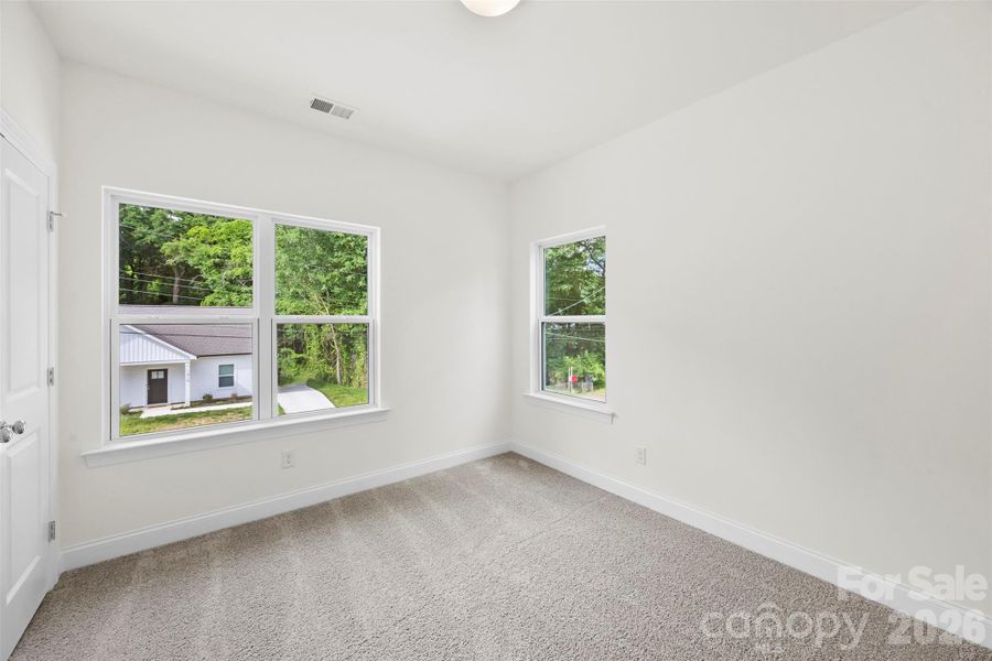 Spacious, unfurnished interior of a new home in , Gastonia (Image 27).