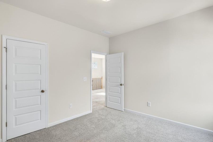 Spacious, unfurnished interior of a new home in Sanders Park, Austell (Image 17).