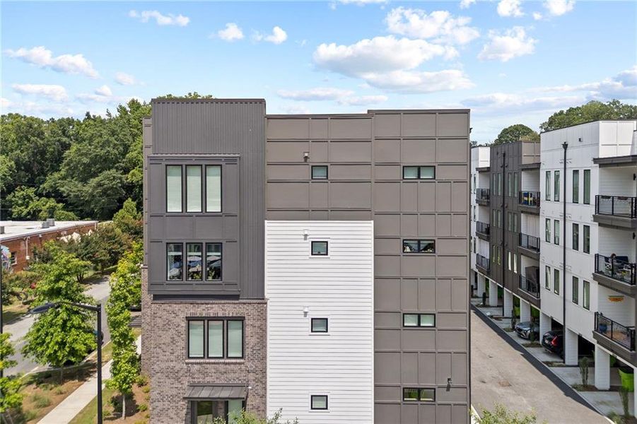 Condo located in Atlanta, GA showcasing its design and architecture (Image 38). Condo located in Atlanta, GA showcasing its design and architecture (Image 38).