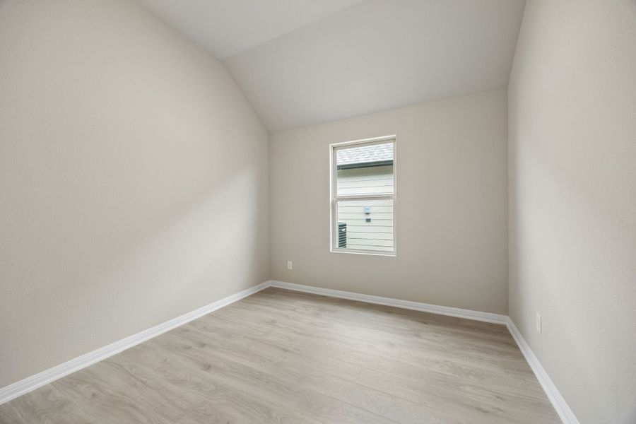 Spacious, unfurnished interior of a new home in Riviera Pines, Huffman (Image 23).