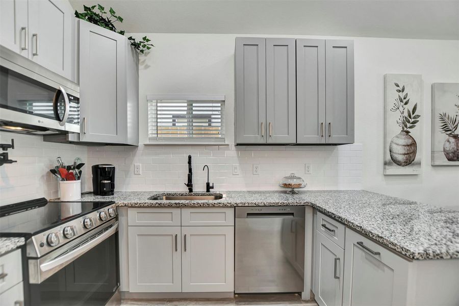 Furnished interior view inside a new home in Lake Conroe Village, Montgomery (Image 18).