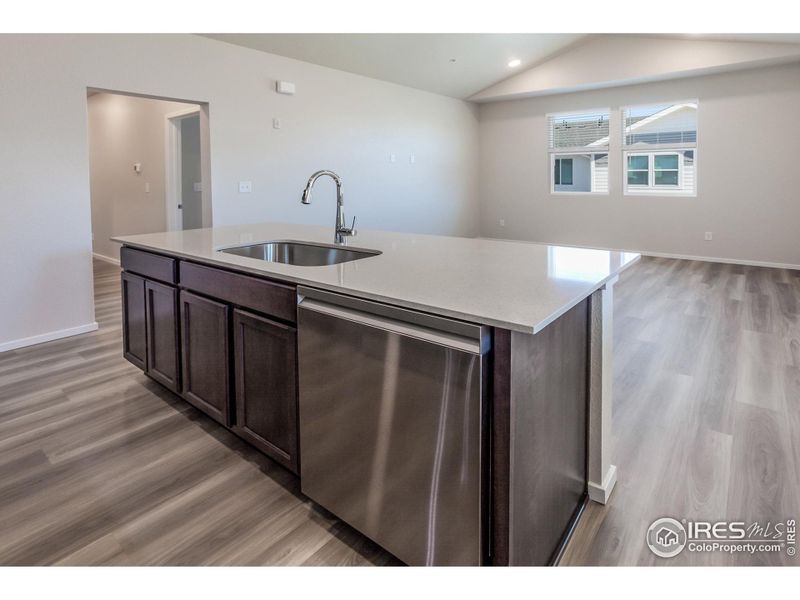 KITCHEN ISLAND