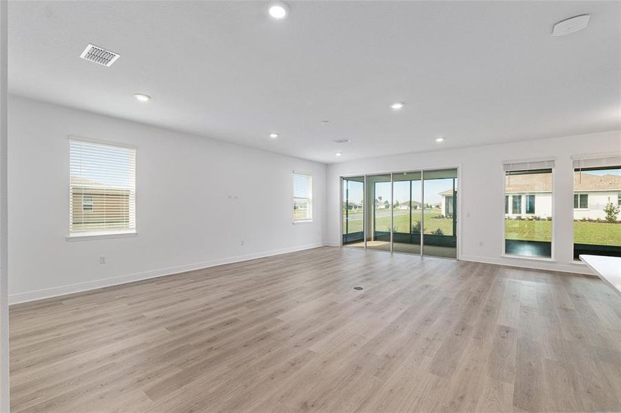 Spacious, unfurnished interior of a new home in , Ocala (Image 24).