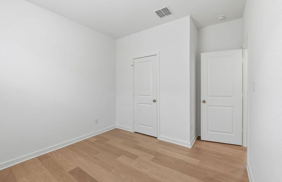 Spacious, unfurnished interior of a new home in Sunfield, Buda (Image 13). Spacious, unfurnished interior of a new home in Sunfield, Buda (Image 13).