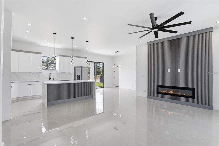 Spacious, unfurnished interior of a new home in , Lehigh Acres (Image 15).