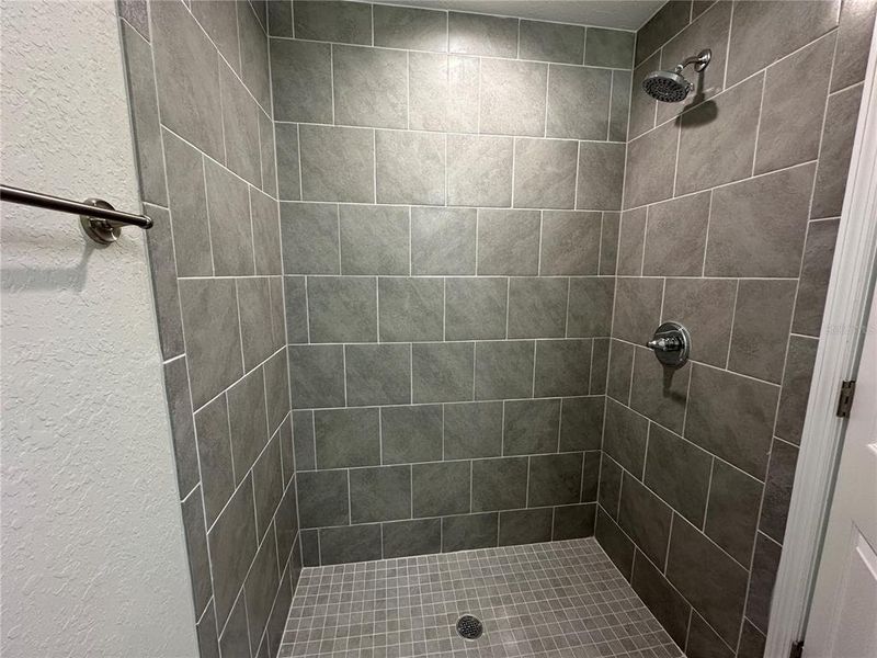 Close-up of interior finishes inside a home in , Dunnellon (Image 13).