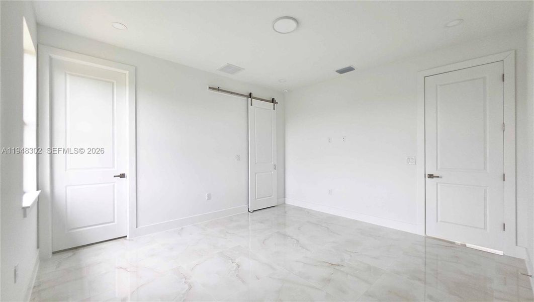 Spacious, unfurnished interior of a new home in , Lehigh Acres (Image 30).
