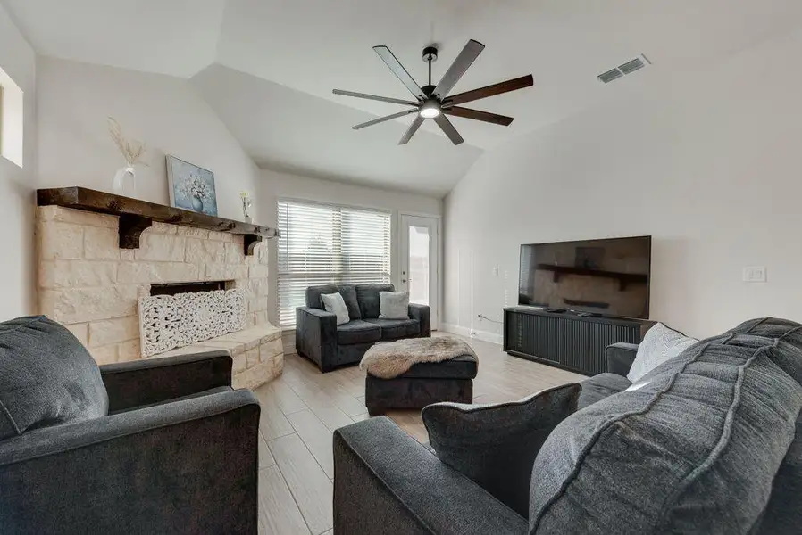 Furnished interior view inside a new home in , Alvarado (Image 5).