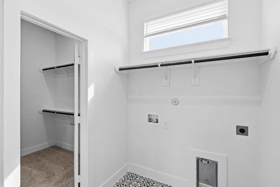 Spacious, unfurnished interior of a new home in Attwater, Waller (Image 27).