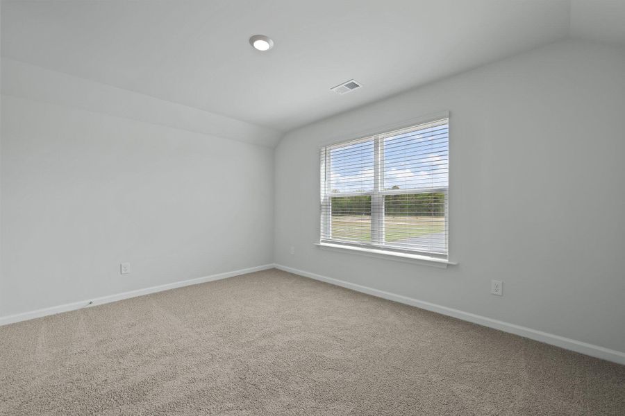 Spacious, unfurnished interior of a new home in Sheep Island, Summerville (Image 26).