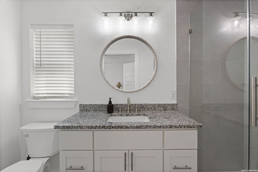 Furnished interior view inside a new home in , Bandera (Image 13).