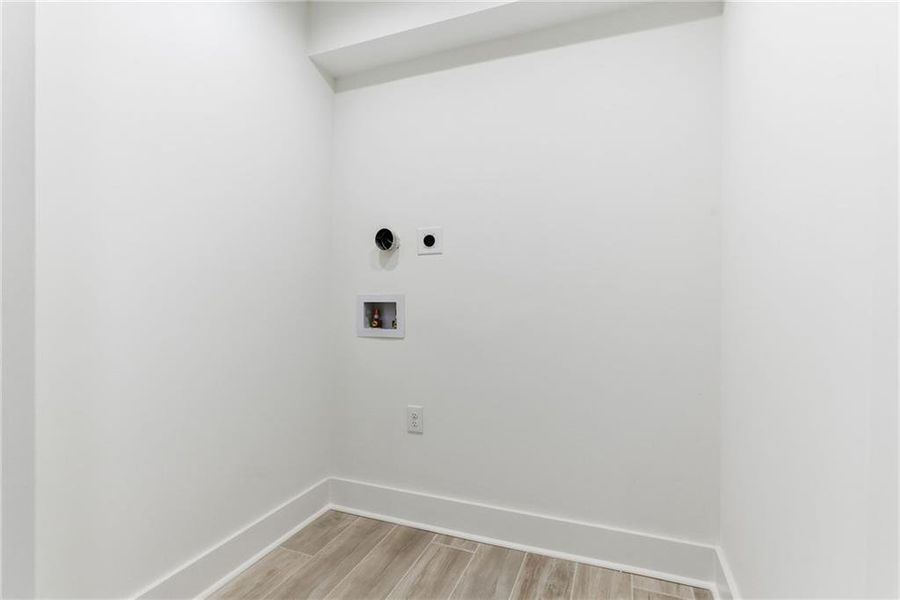 Spacious, unfurnished interior of a new home in , Marietta (Image 44).