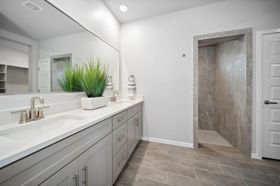 Representative furnished interior of a home built from the Roswell by Hakes Brothers in Summer Sky North, El Paso (Image 8).