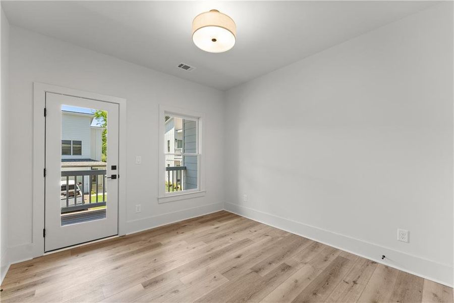 Spacious, unfurnished interior of a new home in , Gainesville (Image 14).