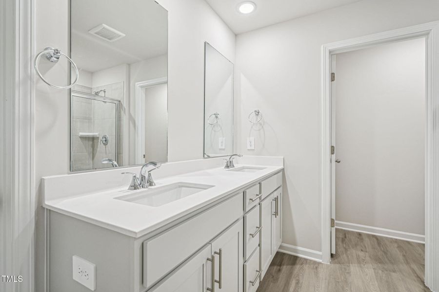 39-web-or-mls-Raleigh - Oak Manor - 721